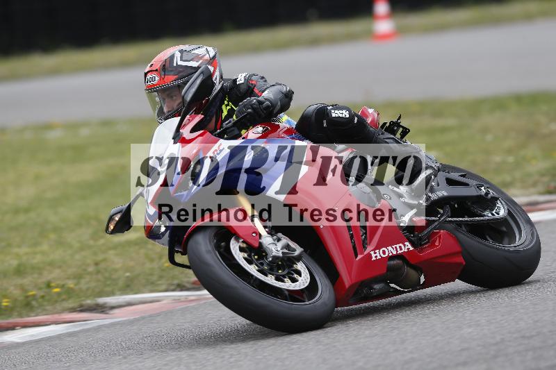 /Archiv-2025/04 13.04.2025 Get Faster Caremotion ADR/Gruppe gruen/29